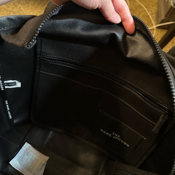 Marc Jacobs The Canvas Large Tote Bag in black - Picture 8 of 10